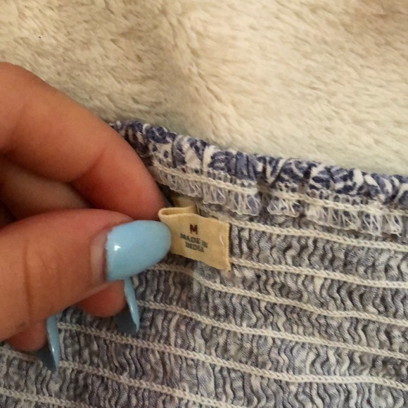 Hollister Crop Top - Picture 2 of 3